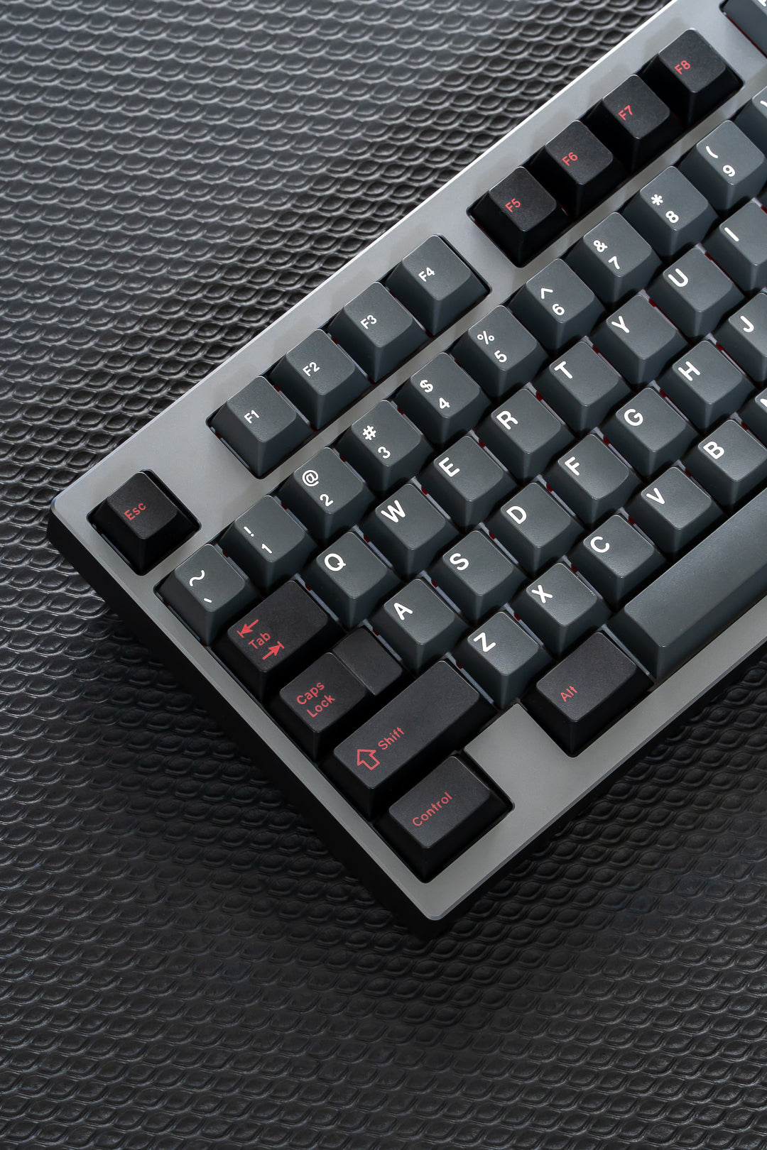 +84 Classic TKL by Nuxros