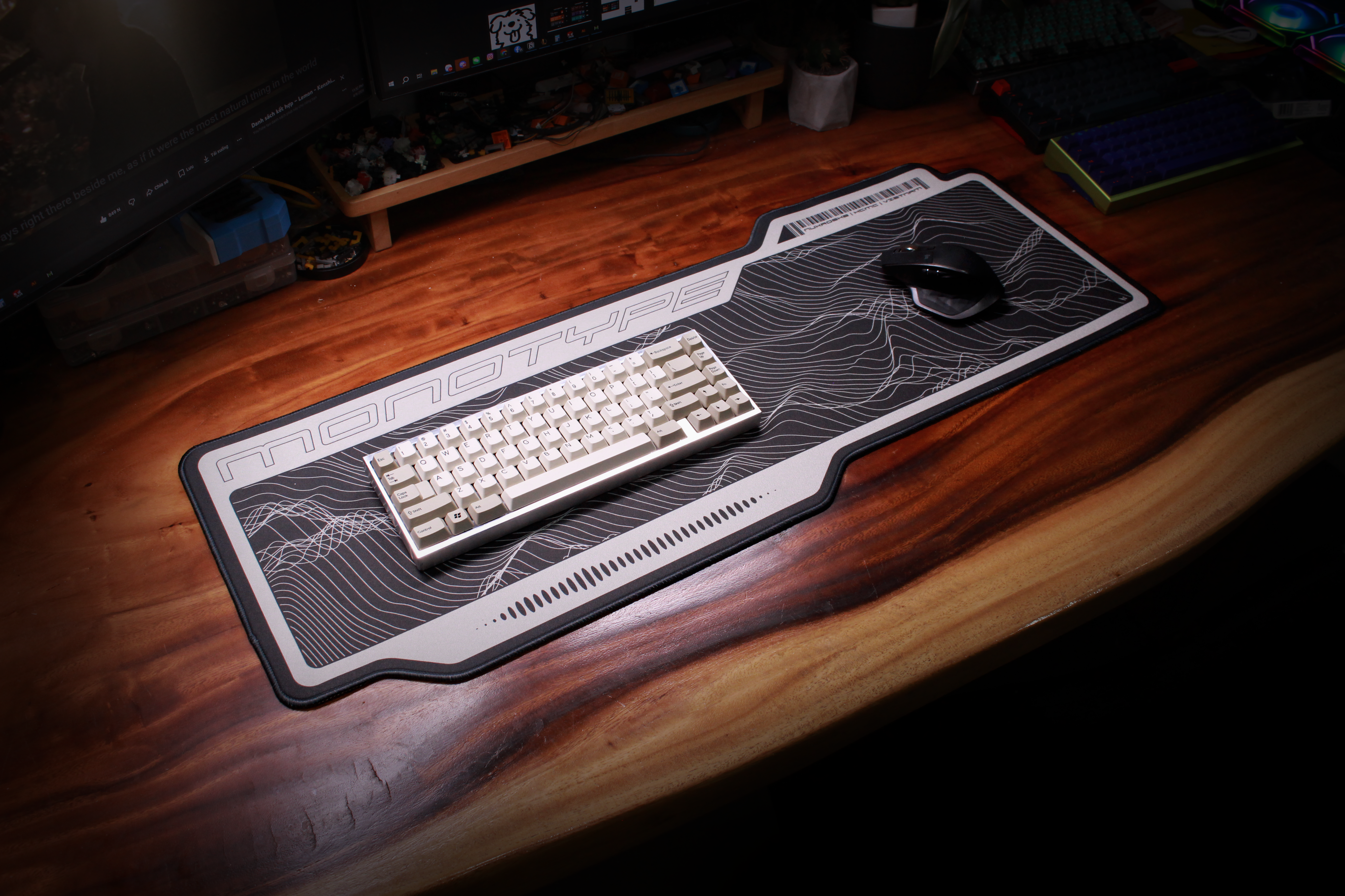 [Limted Pre-order] Monotype Deskmat
